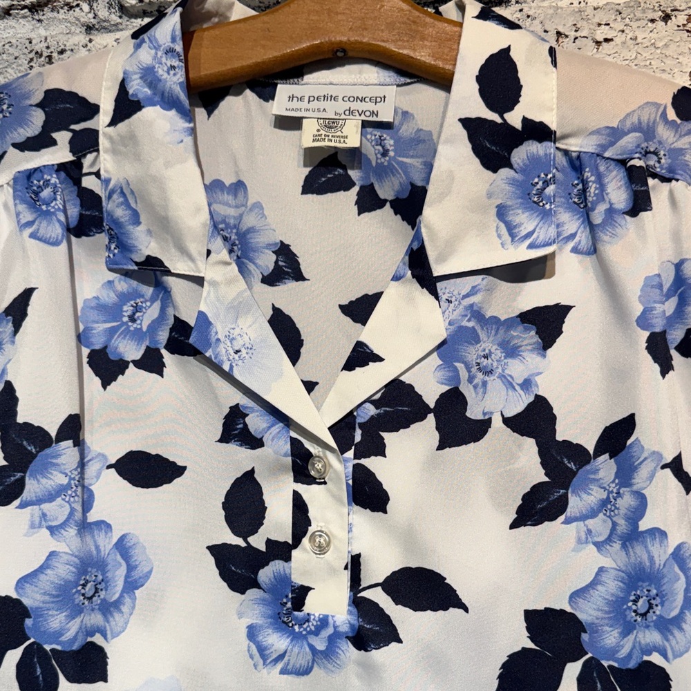Vintage Blue Floral Top - Picture 4 of 8
